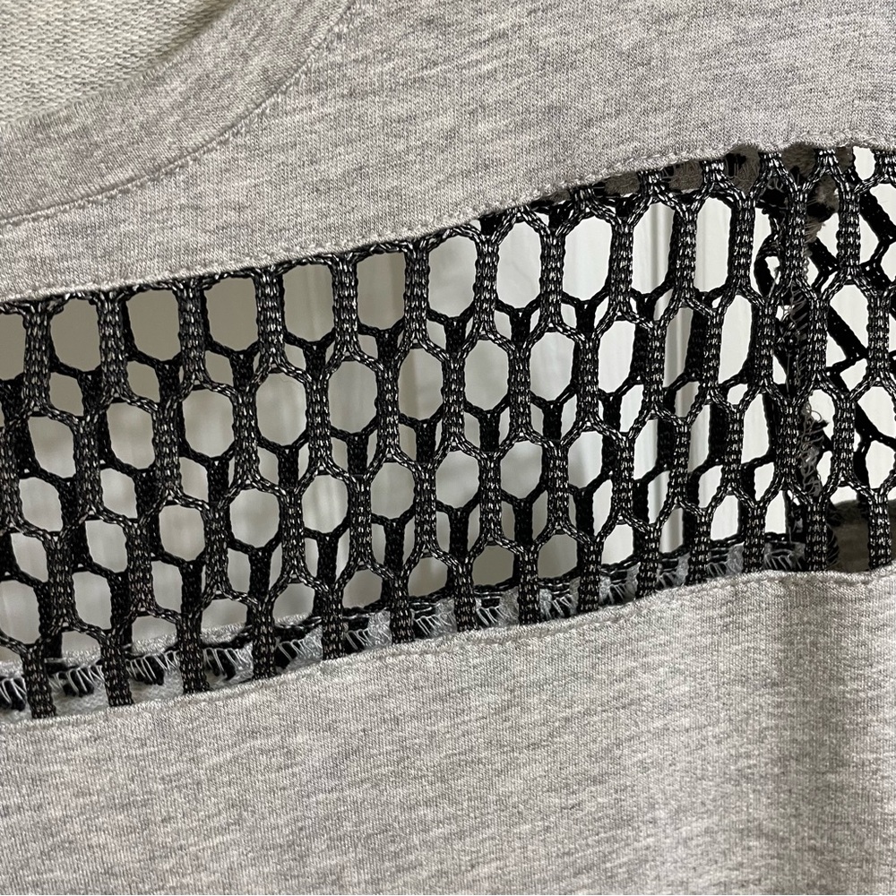 Benjamin Jay Light Gray Black Mesh Short Sleeve Top Women’s Size M - Picture 6 of 7